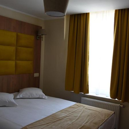 Sun Hotel Saint-Gilles Exterior photo