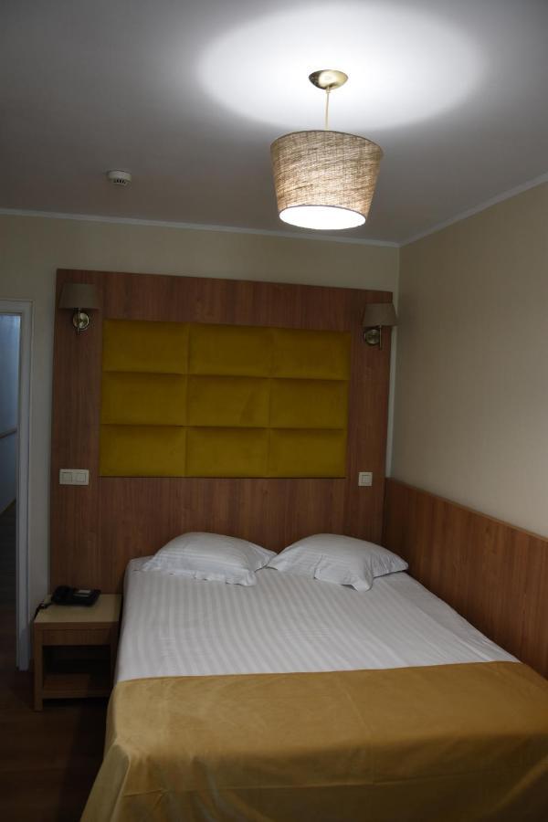 Sun Hotel Saint-Gilles Exterior photo