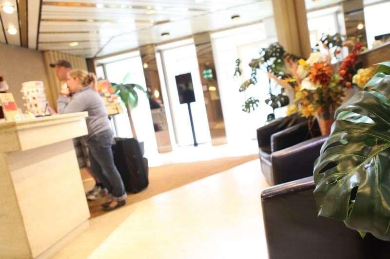 Sun Hotel Saint-Gilles Interior photo